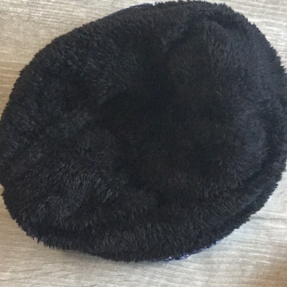 Winter hat - Picture 2 of 3